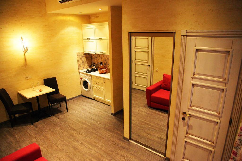 אודסה Apartment In Deribasovskaya Street 13 מראה חיצוני תמונה